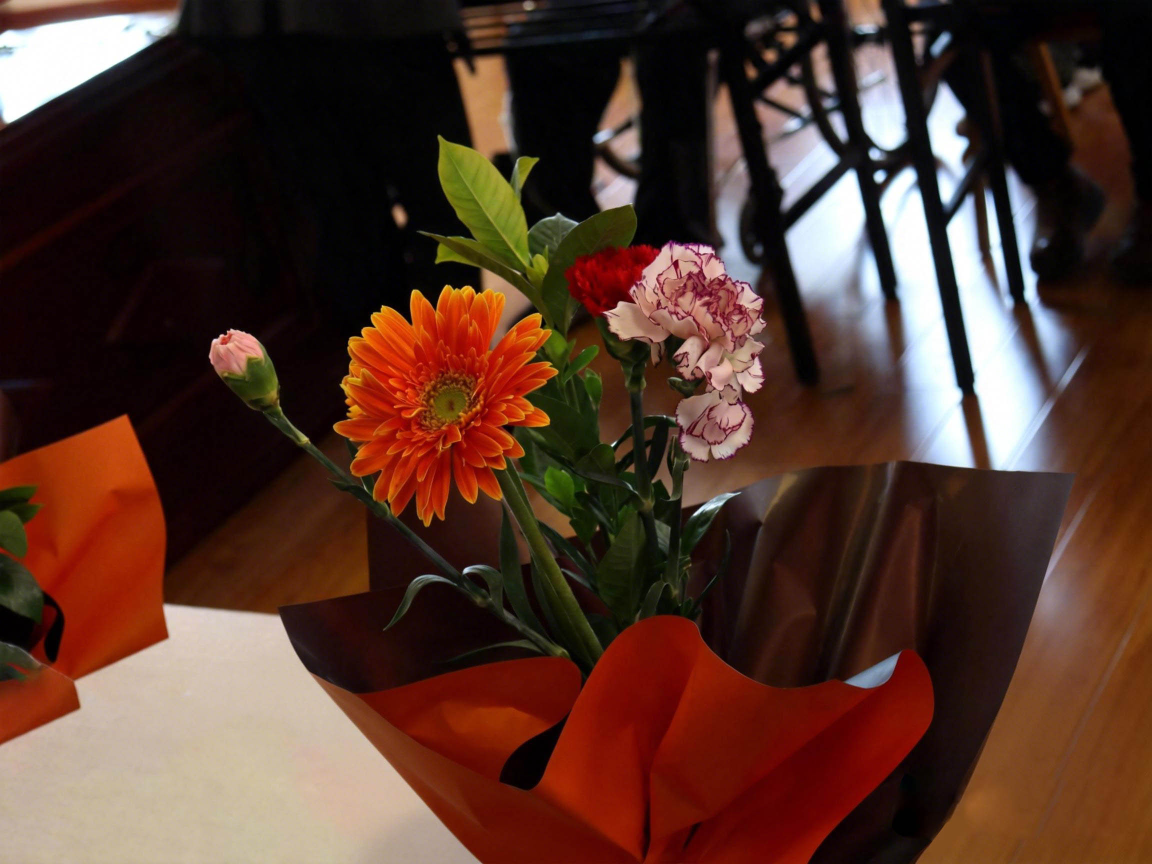 花香暖人心，大爱伴夕阳——亿生公益·情暖养老院